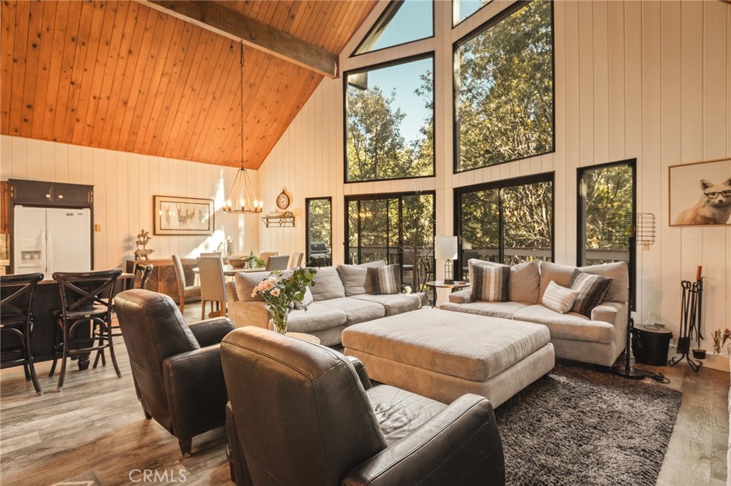 27332 Pinewood Property Photo 6