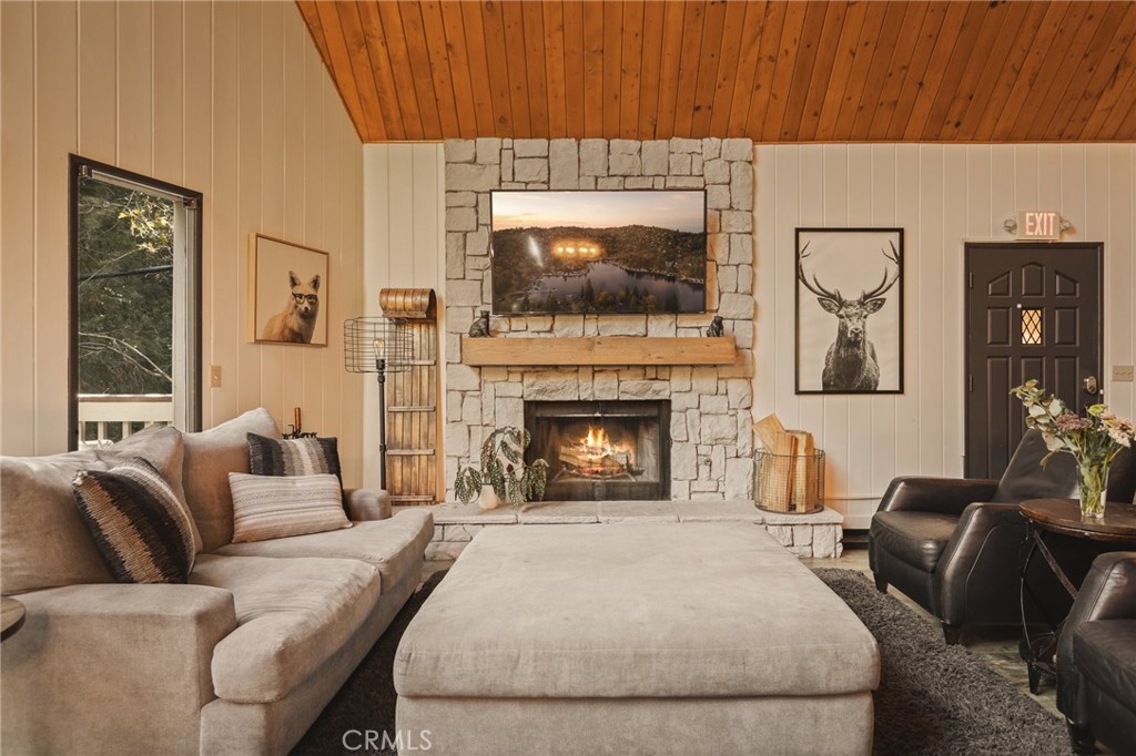 27332 Pinewood Property Photo 8