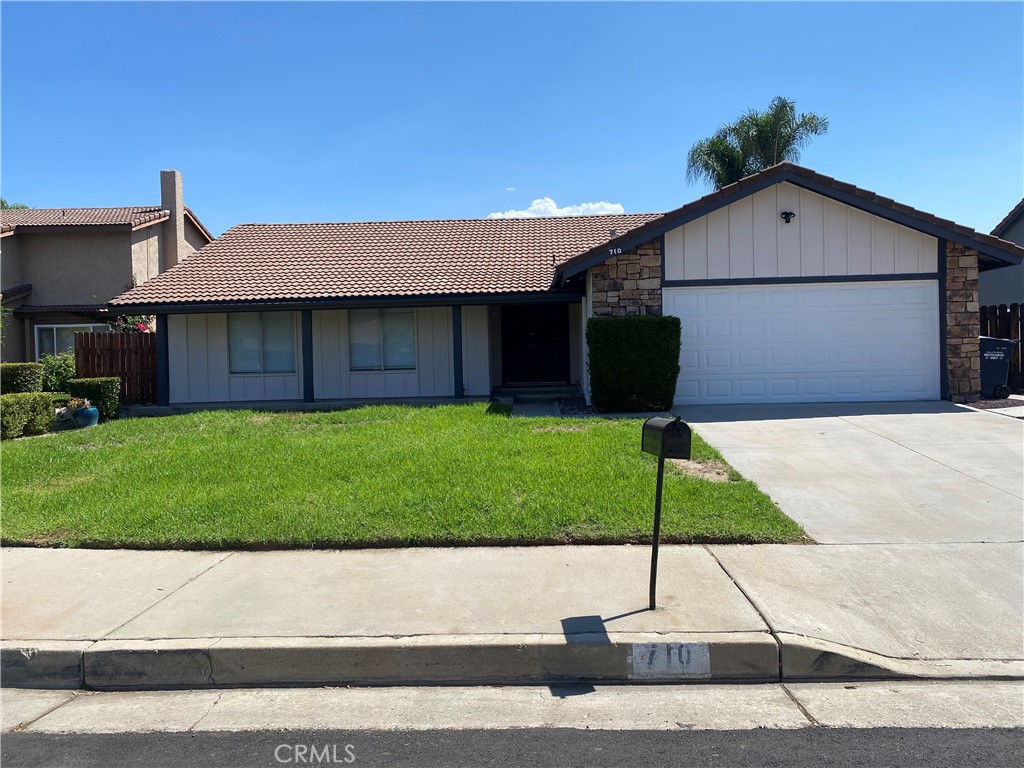 710 Sandy Court Property Photo 1