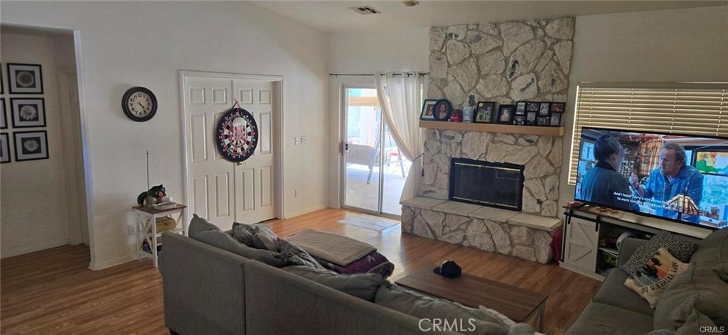9739 Warwick Property Photo 5