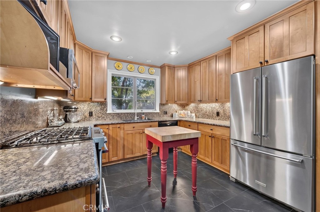 1000 Alvarado Street Property Photo 11