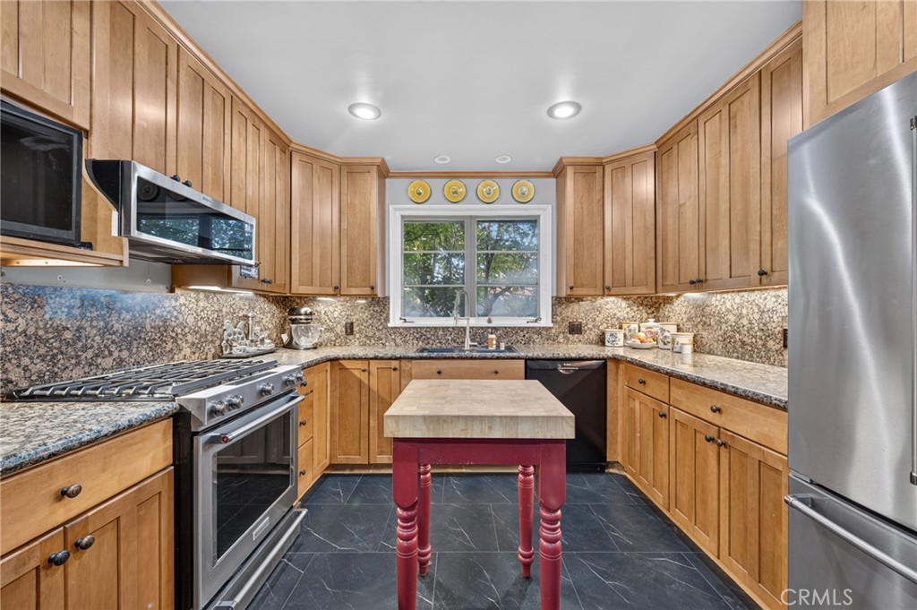 1000 Alvarado Street Property Photo 12