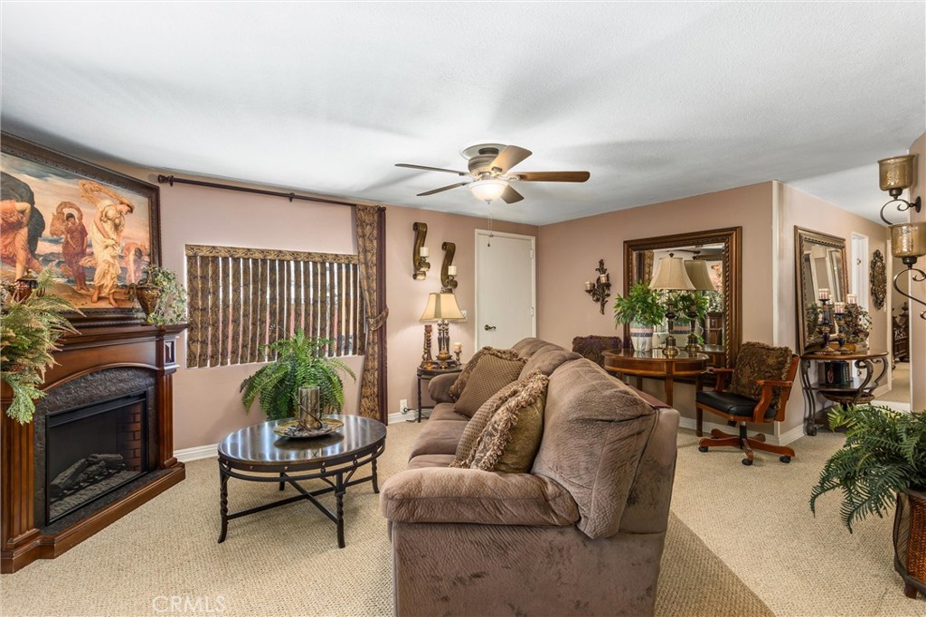 10293 Overland Trail Property Photo 6
