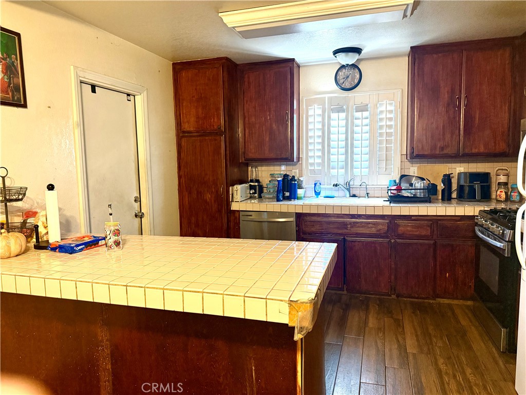 1603 James Court Property Photo 4