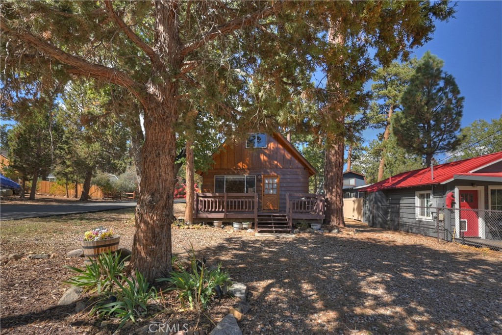 698 Highland Property Photo 3