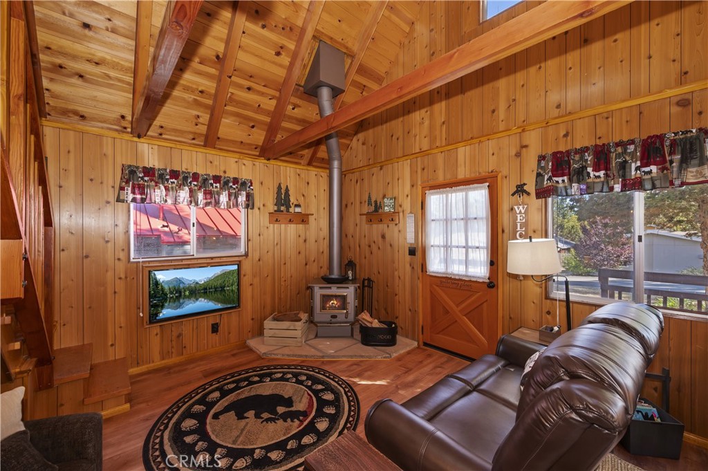 698 Highland Property Photo 6