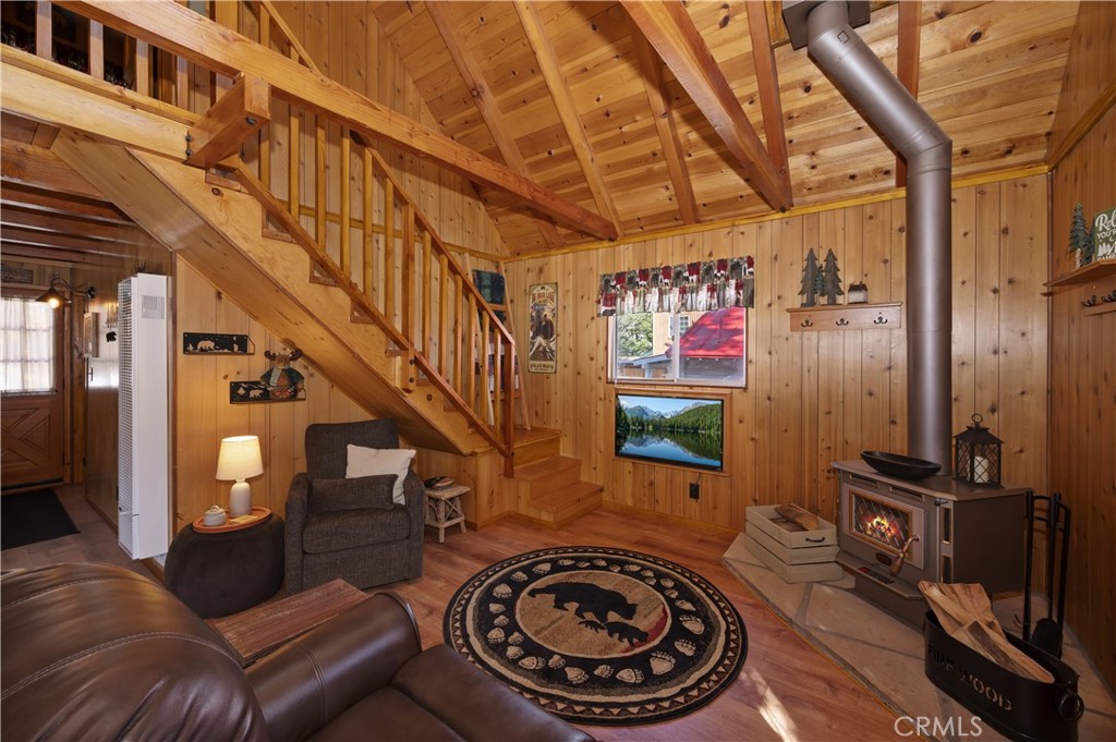 698 Highland Property Photo 7