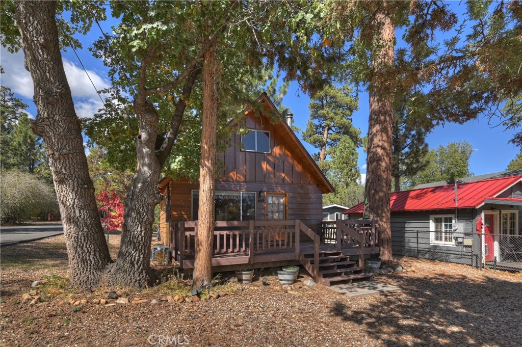 698 Highland Property Photo 23