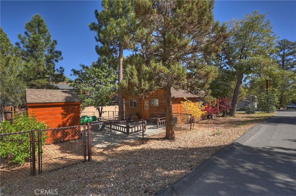 698 Highland Property Photo 30