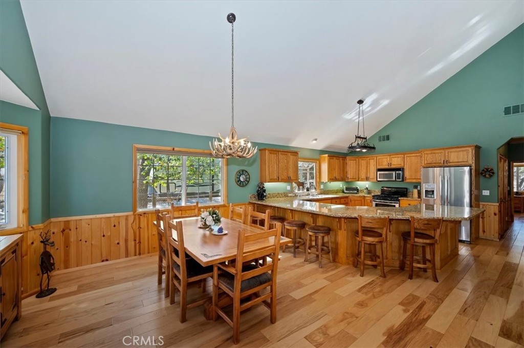 340 Santa Barbara Avenue Property Photo 12