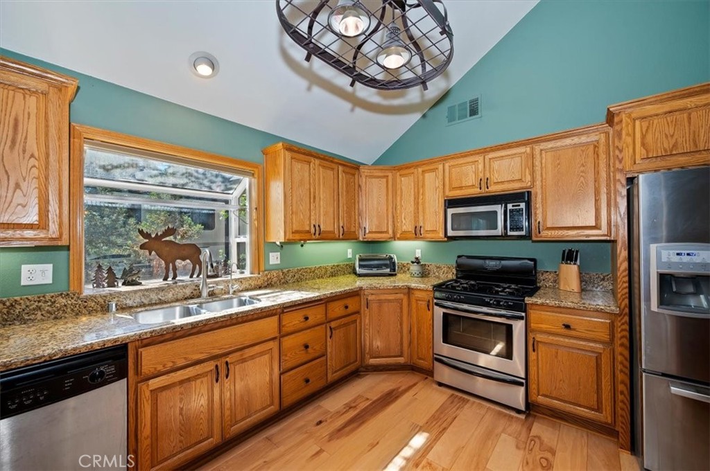 340 Santa Barbara Avenue Property Photo 18