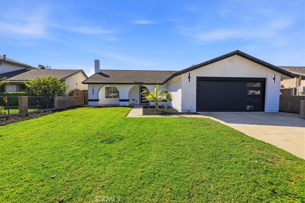 1626 E Tam O Shanter Property Photo 1
