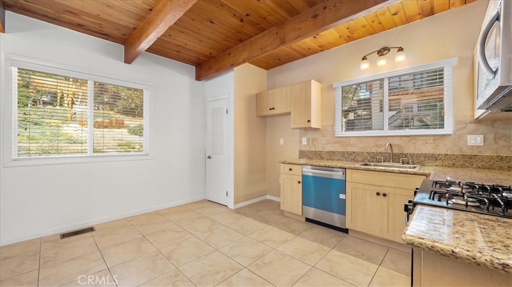 33283 Holcomb Creek Property Photo 11