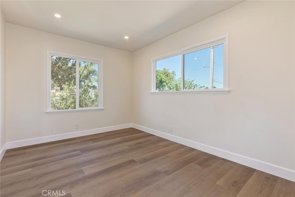 11802 S Van Ness Avenue S Property Photo 7