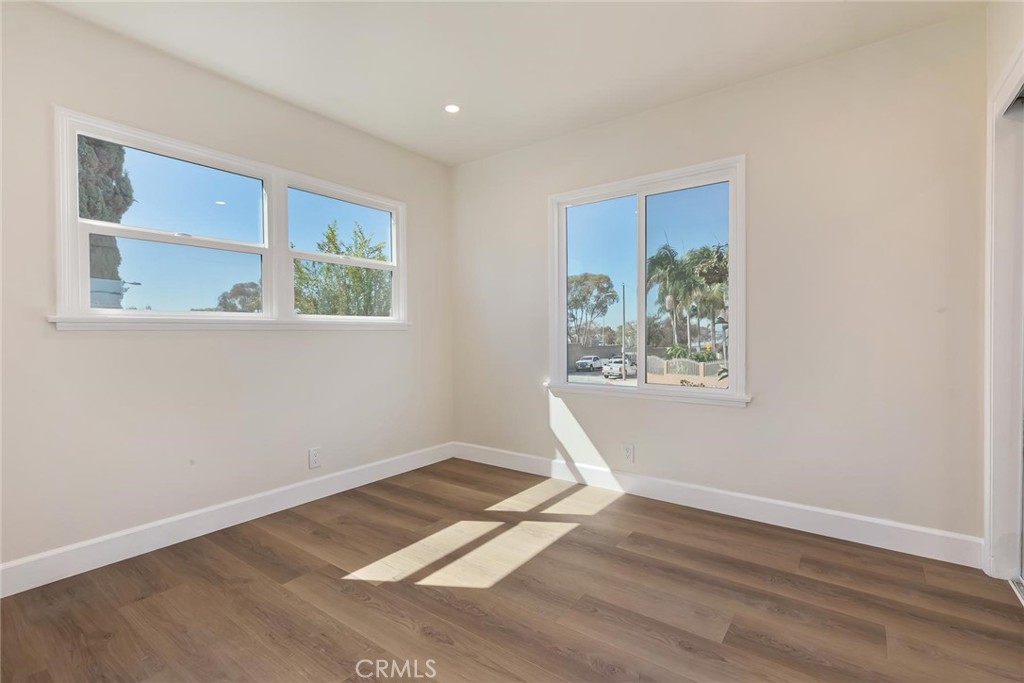 11802 S Van Ness Avenue S Property Photo 10
