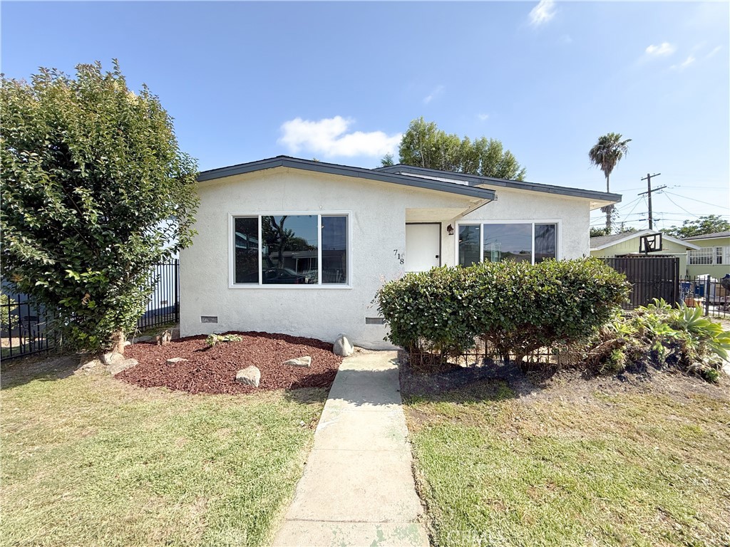 718 E 103rd Place Property Photo 1