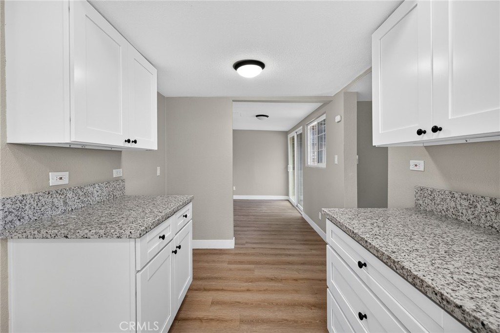 2050 E Oakland Avenue Property Photo 13