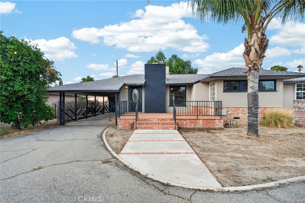 2050 E Oakland Avenue Property Photo 30