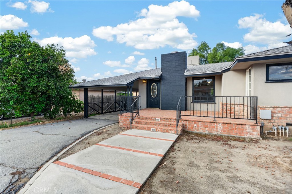 2050 E Oakland Avenue Property Photo 31