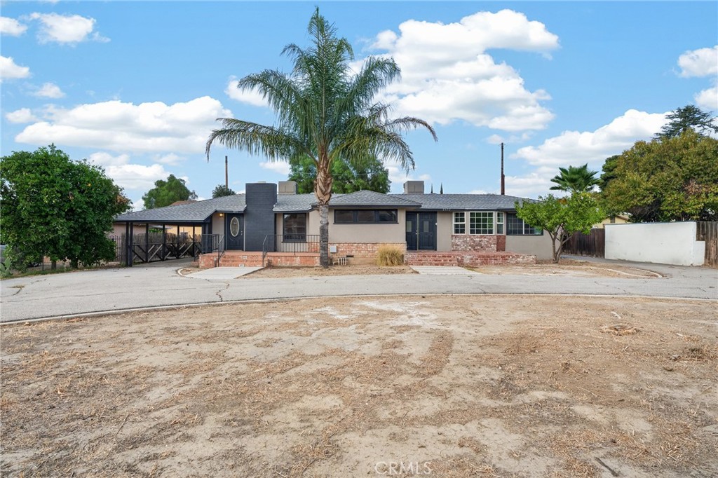 2050 E Oakland Avenue Property Photo 34
