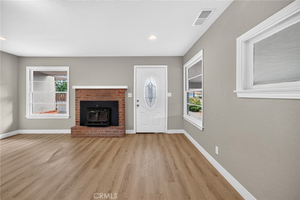 2050 E Oakland Avenue Property Photo 38