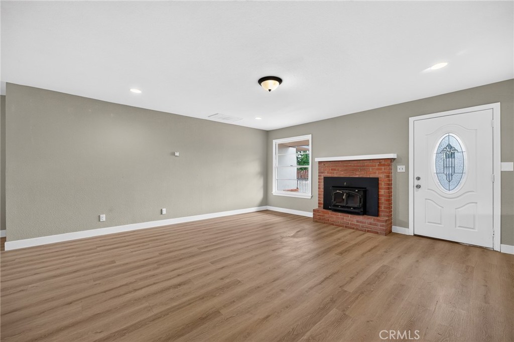 2050 E Oakland Avenue Property Photo 41