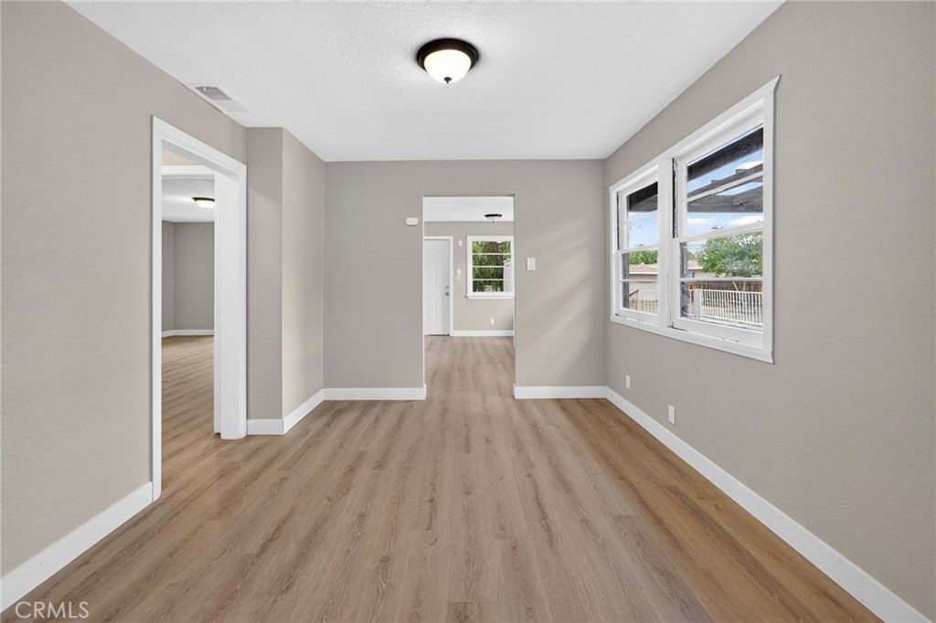 2050 E Oakland Avenue Property Photo 42