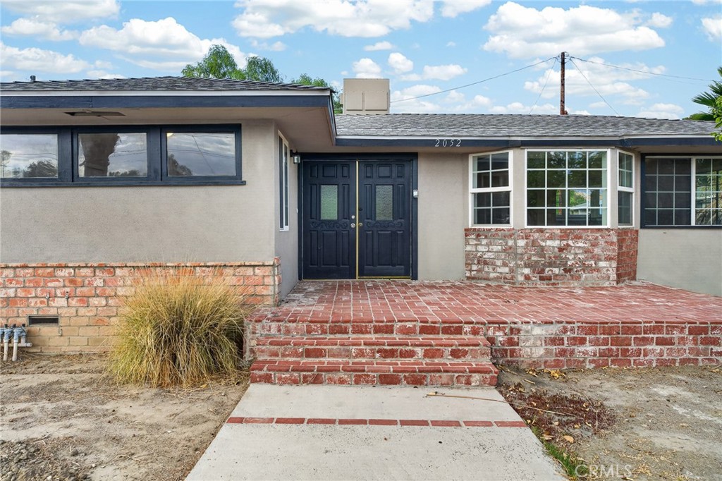 2050 E Oakland Avenue Property Photo 46