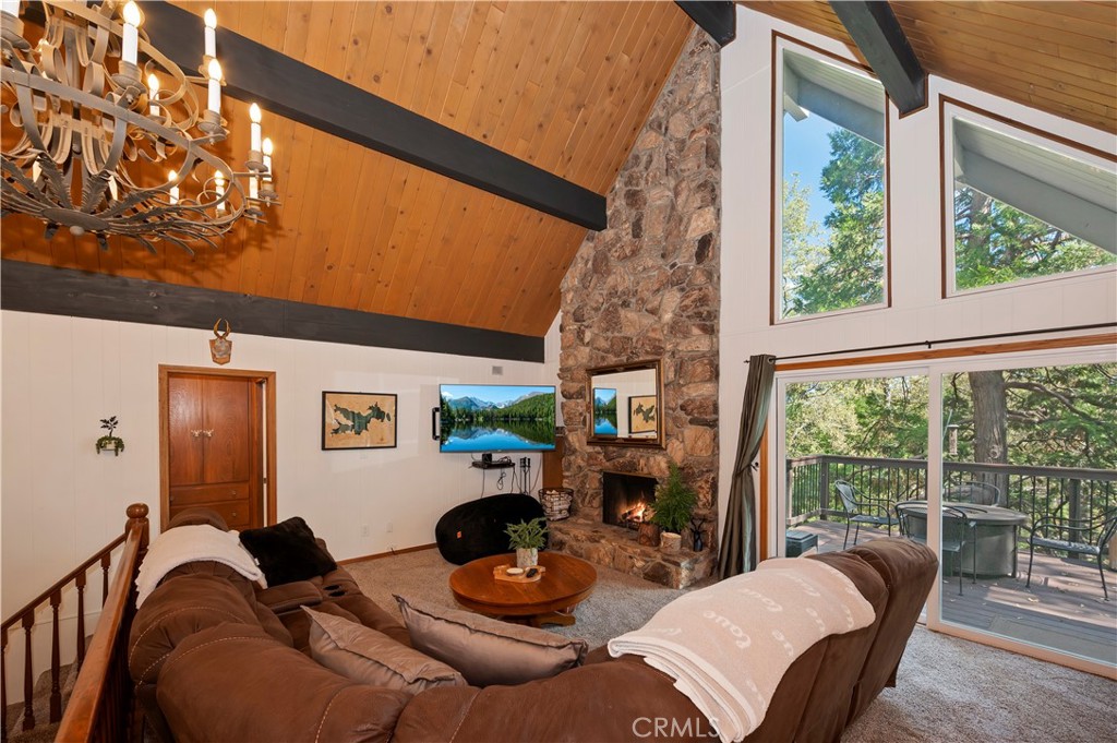 230 Shasta Property Photo 3