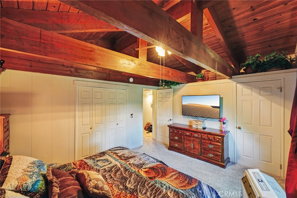 463 Delle Drive Property Photo 14