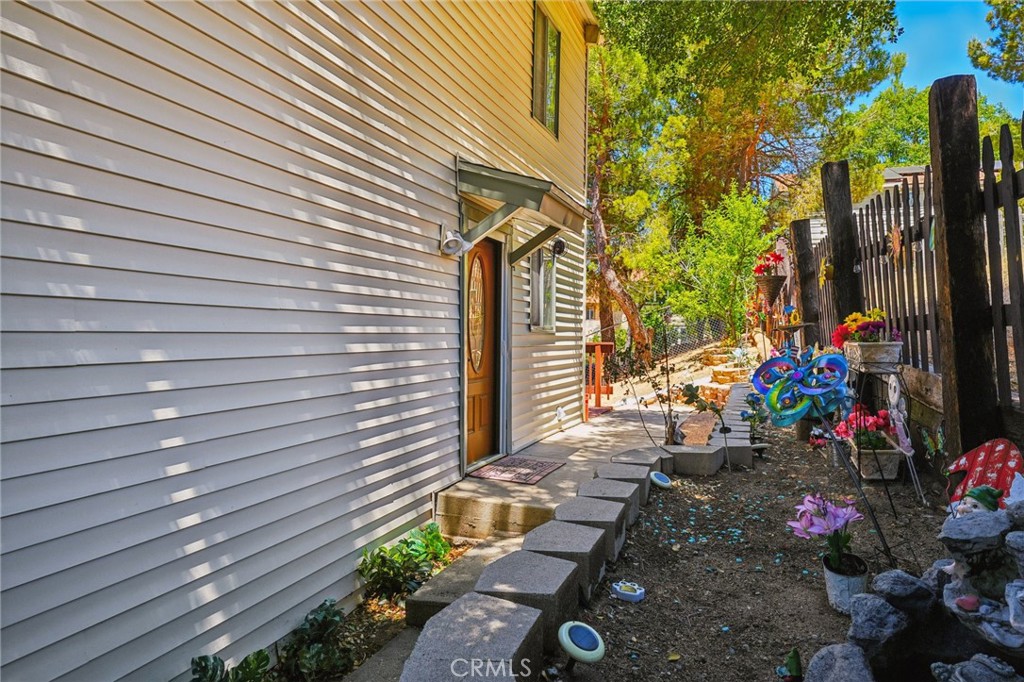 463 Delle Drive Property Photo 23