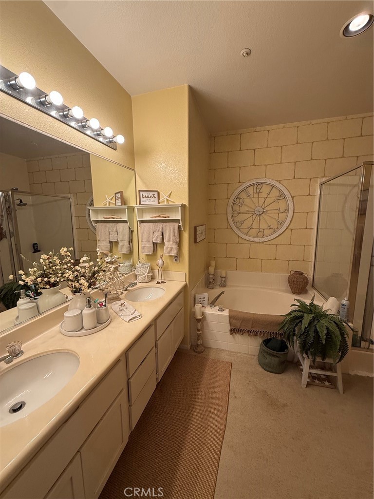 52 Trofello Property Photo 12