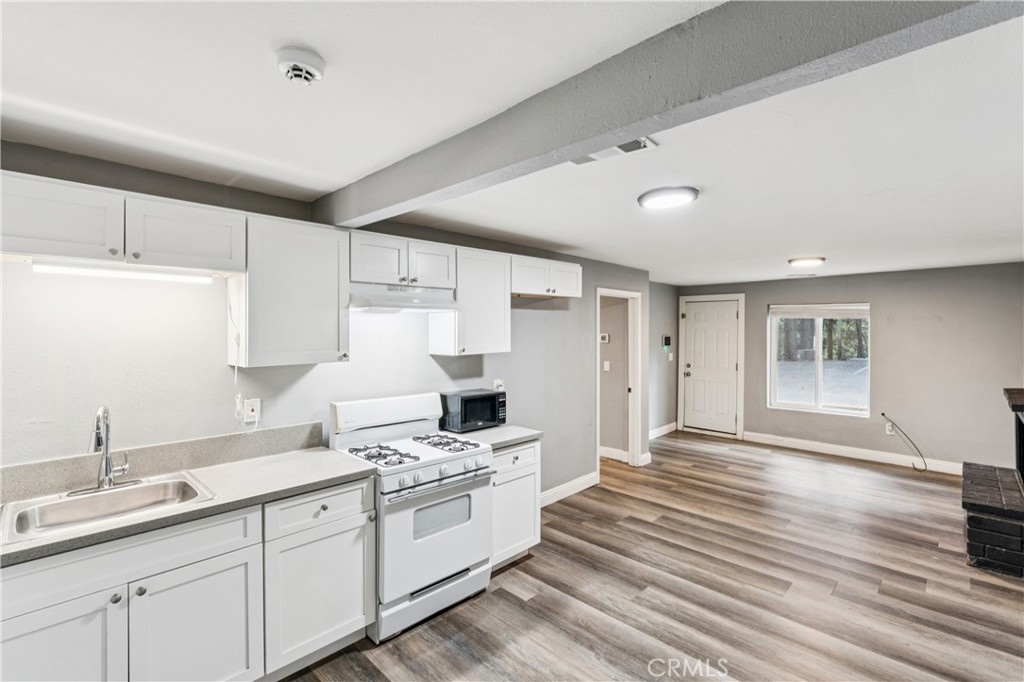 29180 Lyon Property Photo 5