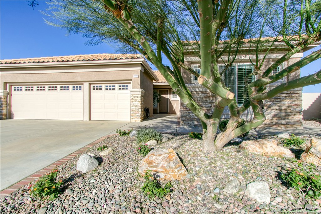 4865 Dove Hill Court Property Photo 3