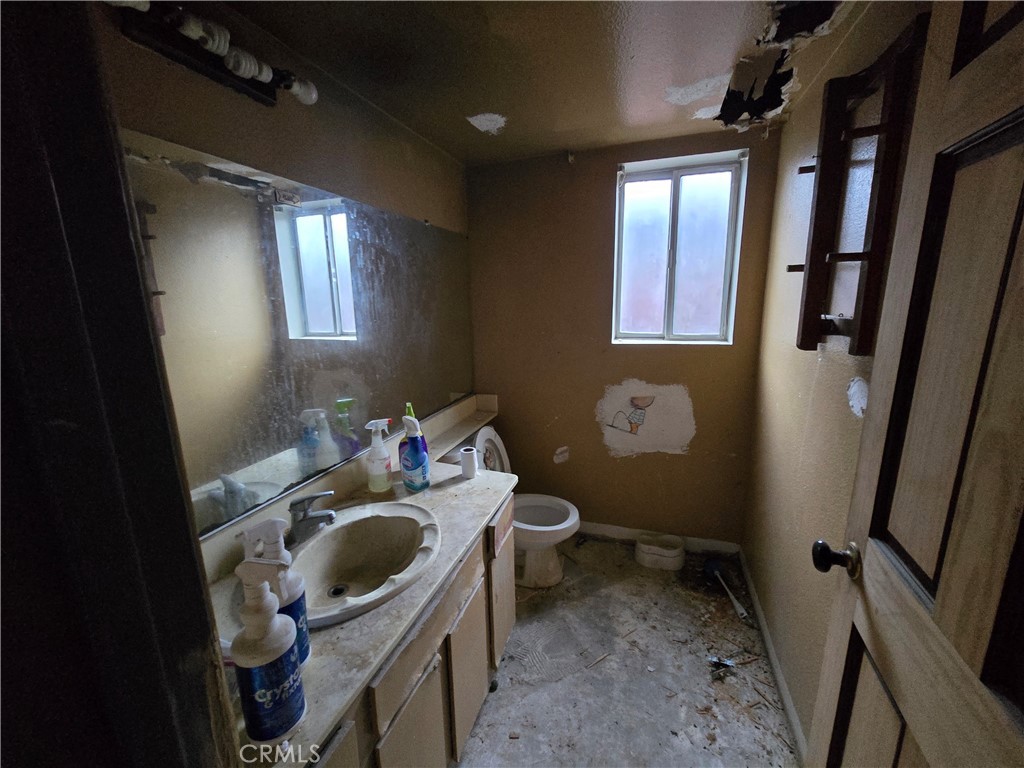 23447 Rolanda Property Photo 8