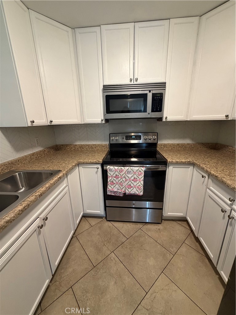 1263 Oakdale Property Photo 3