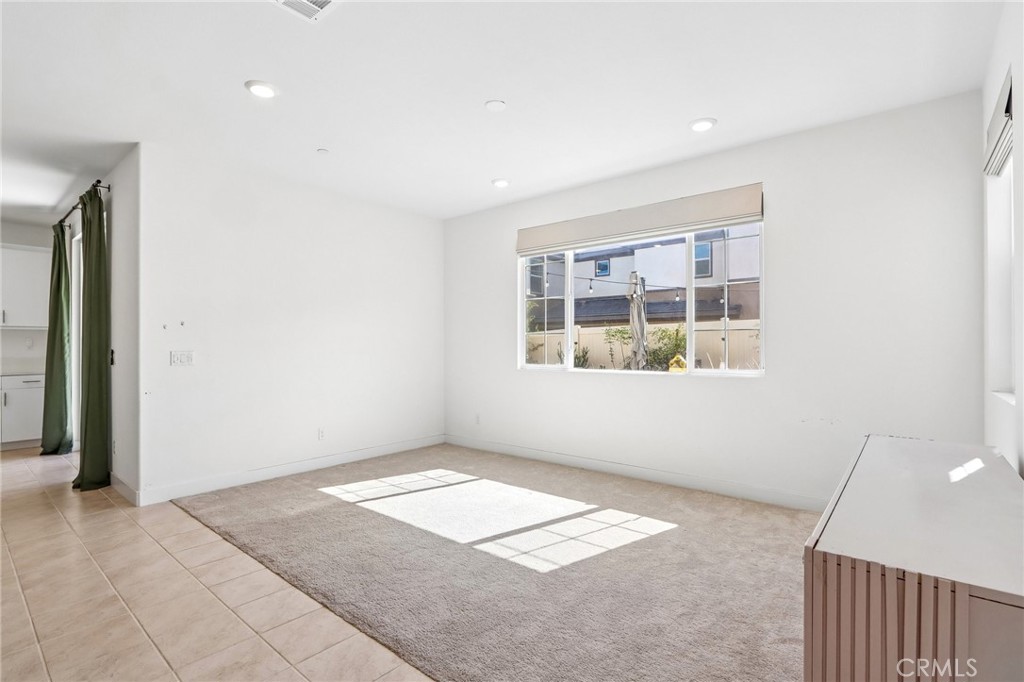 76303 Cambridge Property Photo 4