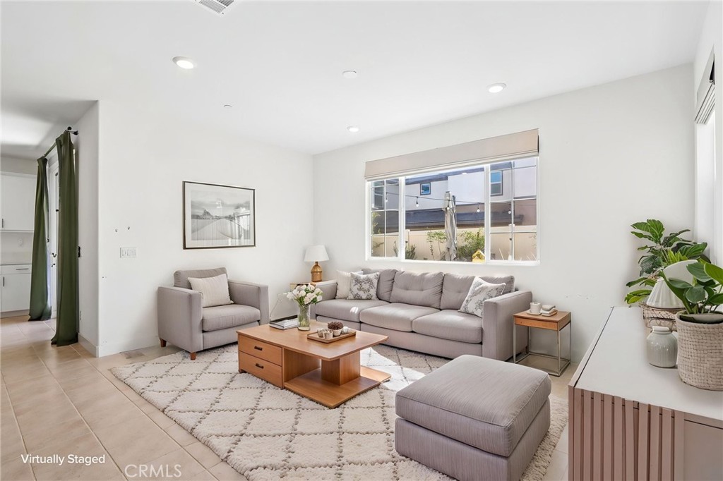 76303 Cambridge Property Photo 5