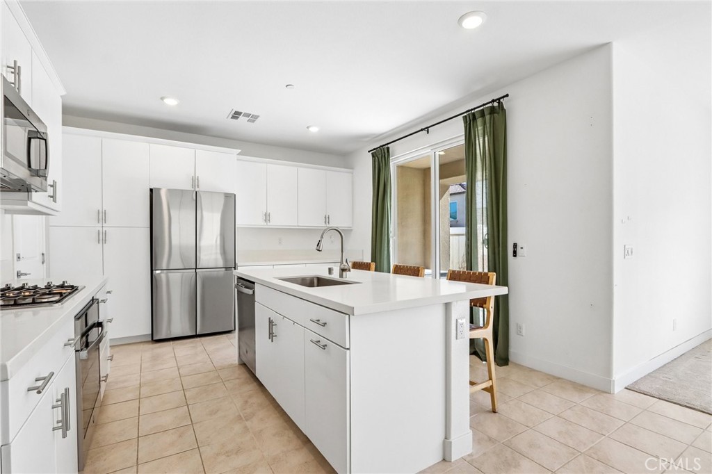 76303 Cambridge Property Photo 12