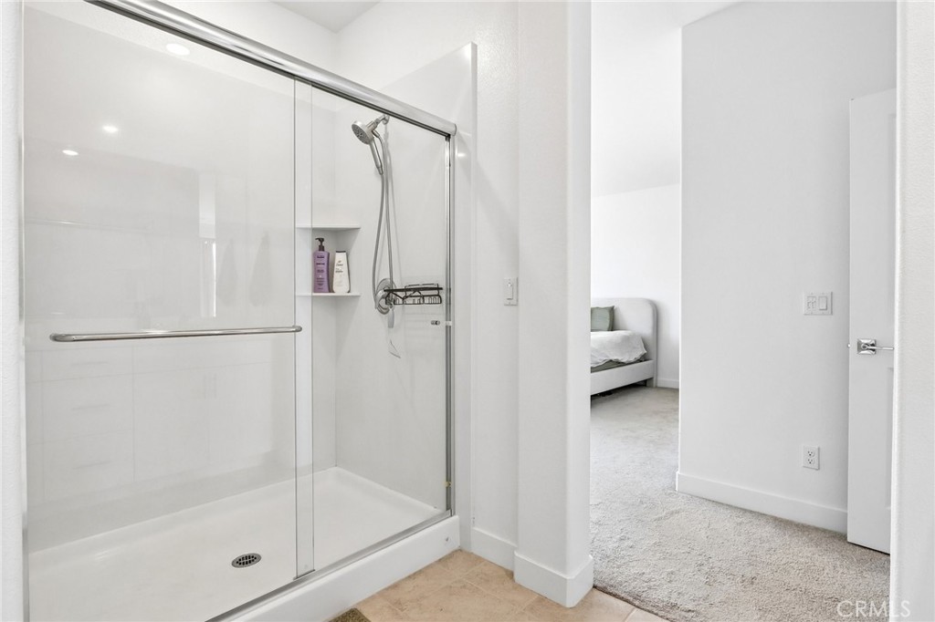 76303 Cambridge Property Photo 24