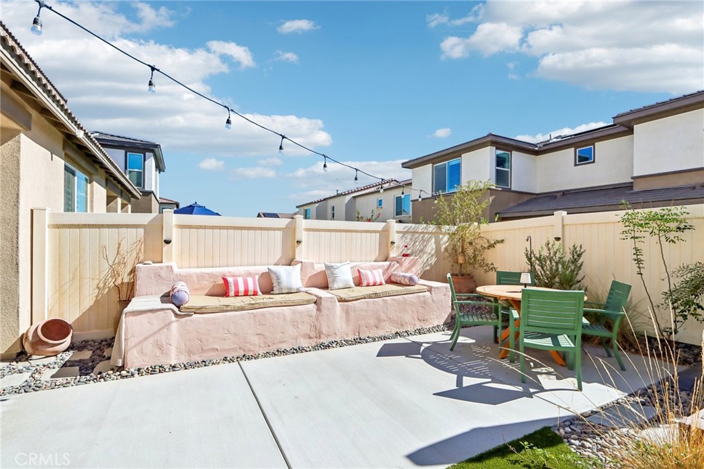 76303 Cambridge Property Photo 37