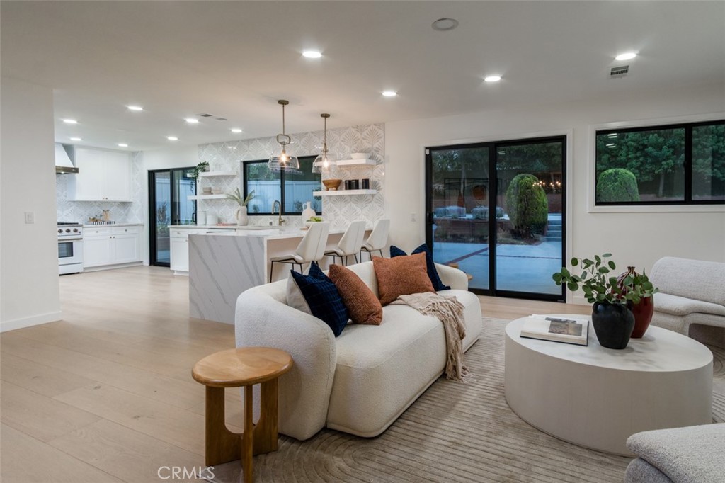 1517 Via Arco Property Photo 6