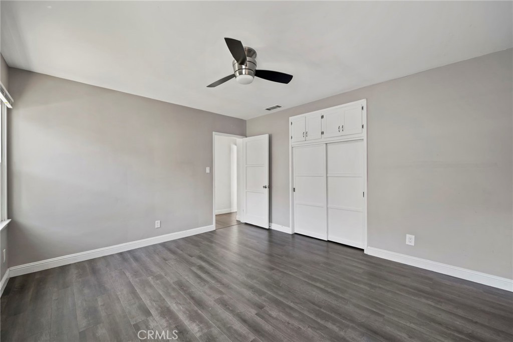272 E 35th Property Photo 12