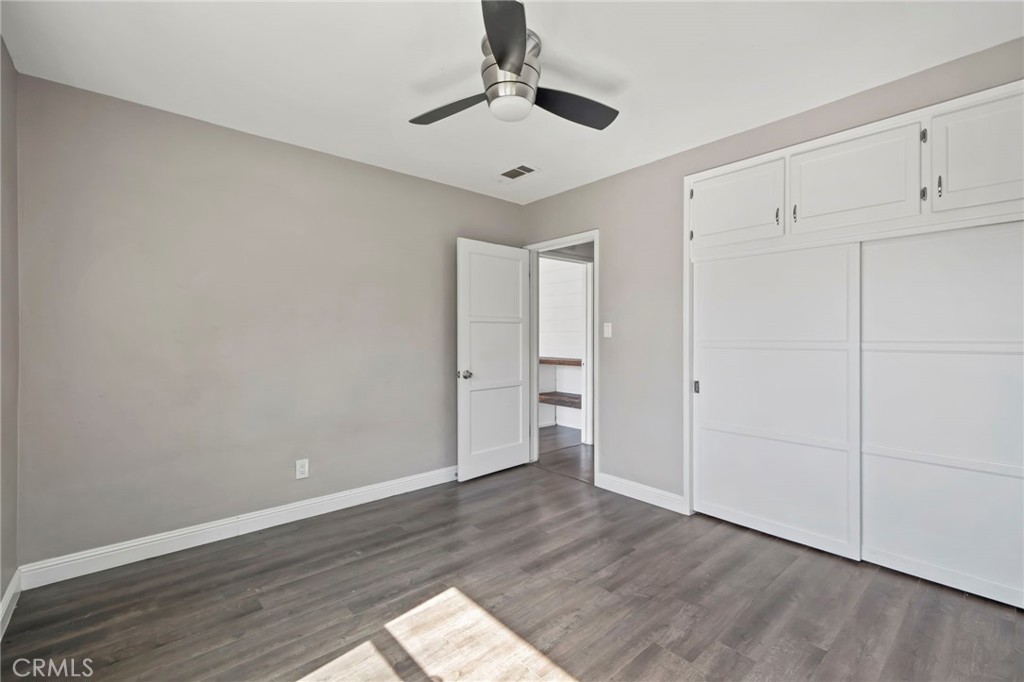272 E 35th Property Photo 17