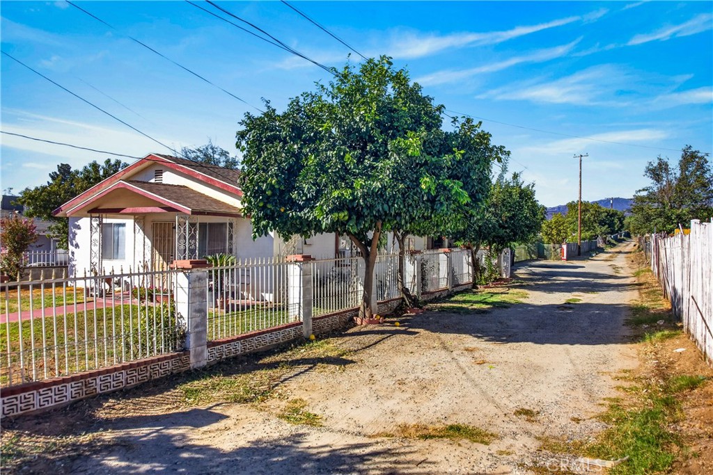 39856 Brookside Property Photo 3