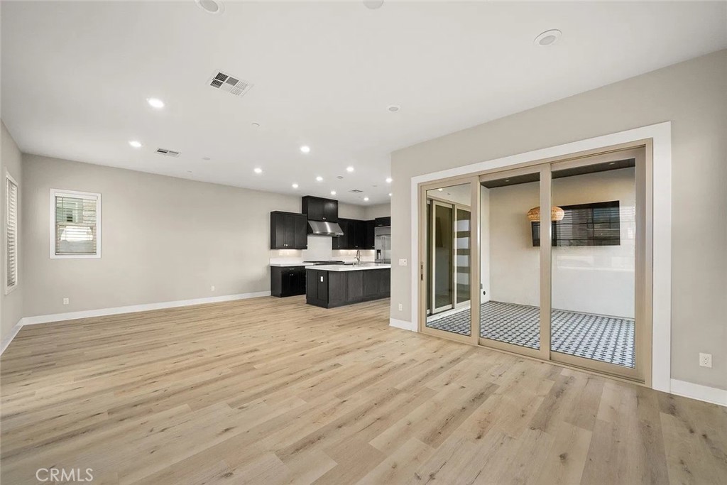 150 Scale Property Photo 8