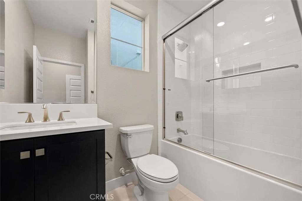 150 Scale Property Photo 24
