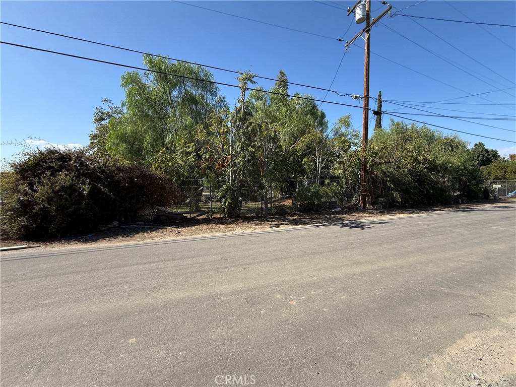 6347 Lucretia Property Photo 9