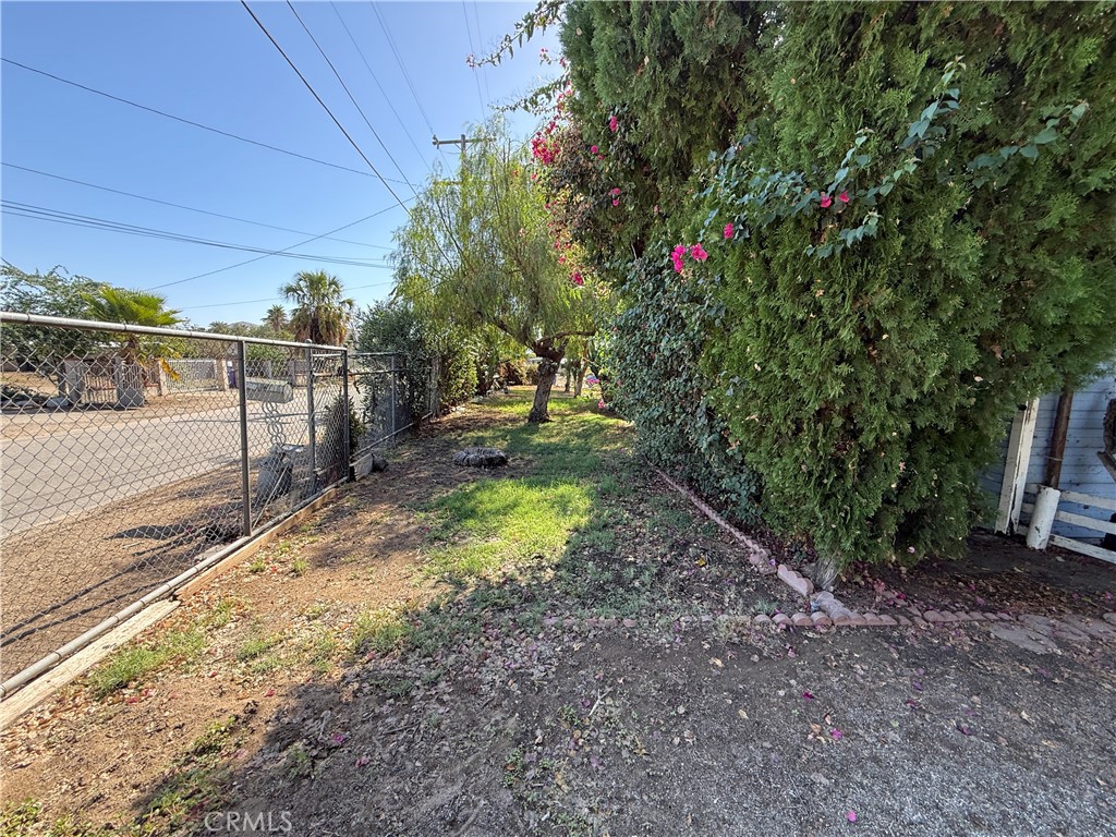 6347 Lucretia Property Photo 11