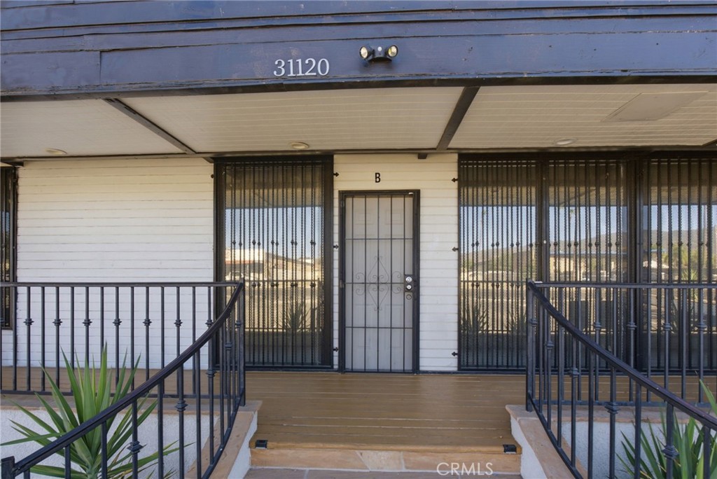 31120 Riverside Property Photo 3